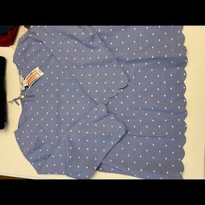 Vineyard vines scalloped blouse